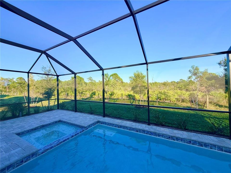 Activo con contrato: $499,597 (4 camas, 2 baños, 2449 Pies cuadrados)