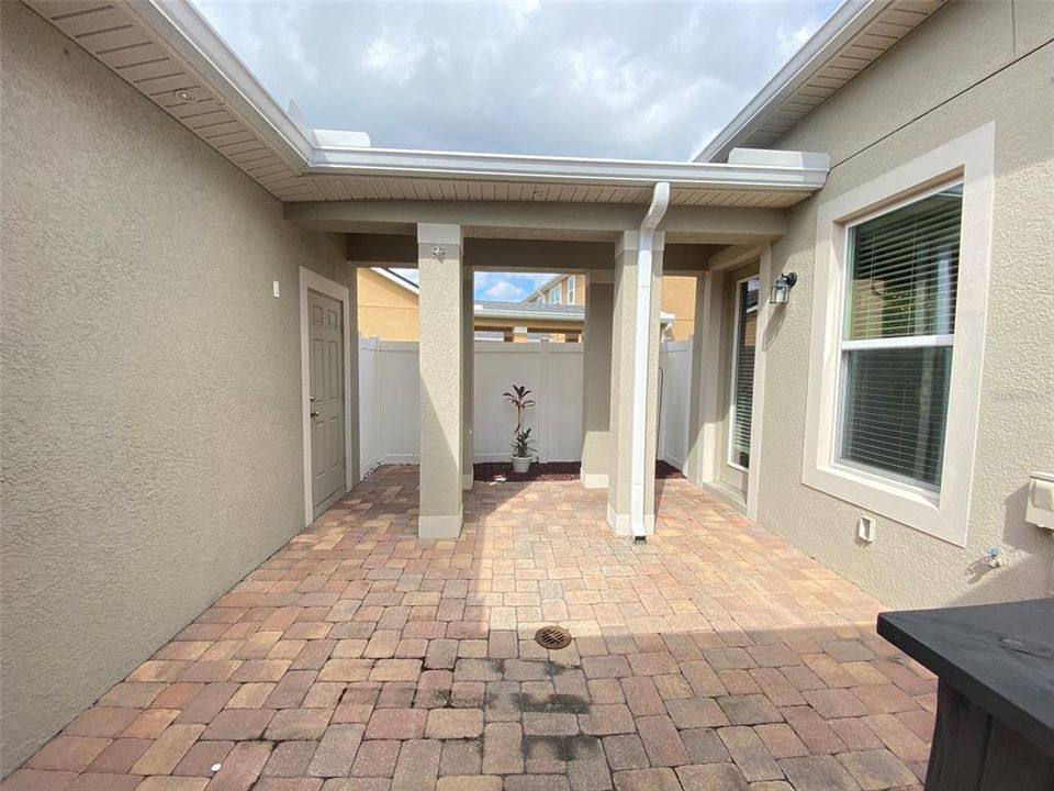 For Rent: $2,800 (3 beds, 2 baths, 1878 Square Feet)