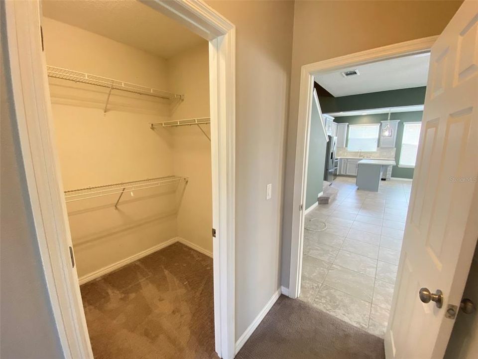 For Rent: $2,800 (3 beds, 2 baths, 1878 Square Feet)