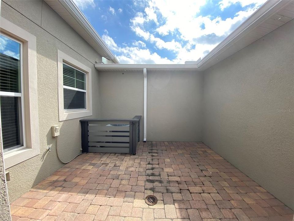 For Rent: $2,800 (3 beds, 2 baths, 1878 Square Feet)