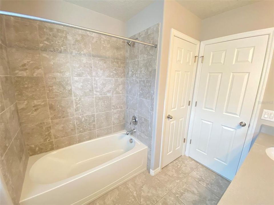 For Rent: $2,800 (3 beds, 2 baths, 1878 Square Feet)