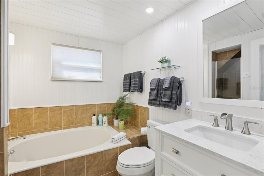 合同活跃: $512,900 (3 贝兹, 2 浴室, 1452 平方英尺)