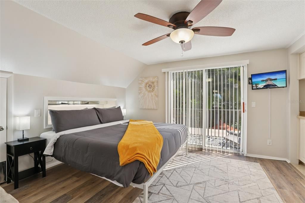 合同活跃: $512,900 (3 贝兹, 2 浴室, 1452 平方英尺)