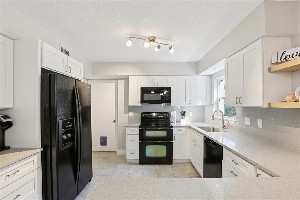 合同活跃: $512,900 (3 贝兹, 2 浴室, 1452 平方英尺)