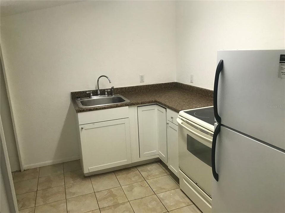 For Rent: $1,395 (1 beds, 1 baths, 950 Square Feet)