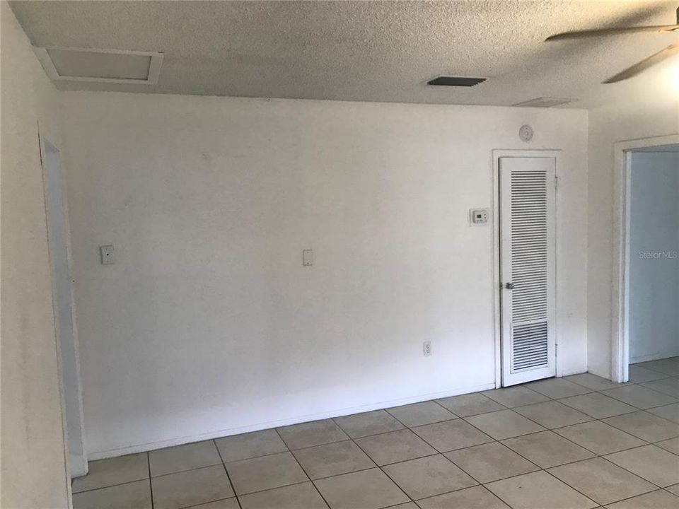 For Rent: $1,395 (1 beds, 1 baths, 950 Square Feet)