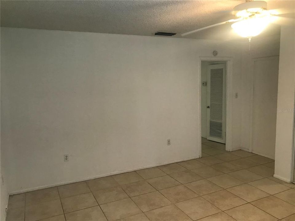 For Rent: $1,395 (1 beds, 1 baths, 950 Square Feet)