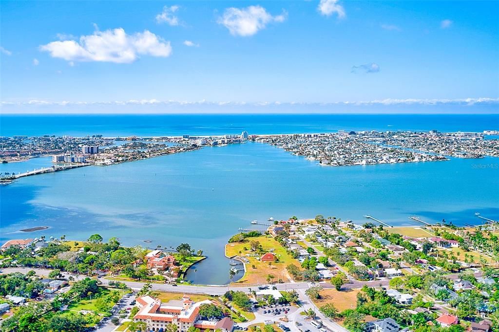 合同活跃: $450,000 (2 贝兹, 3 浴室, 1171 平方英尺)