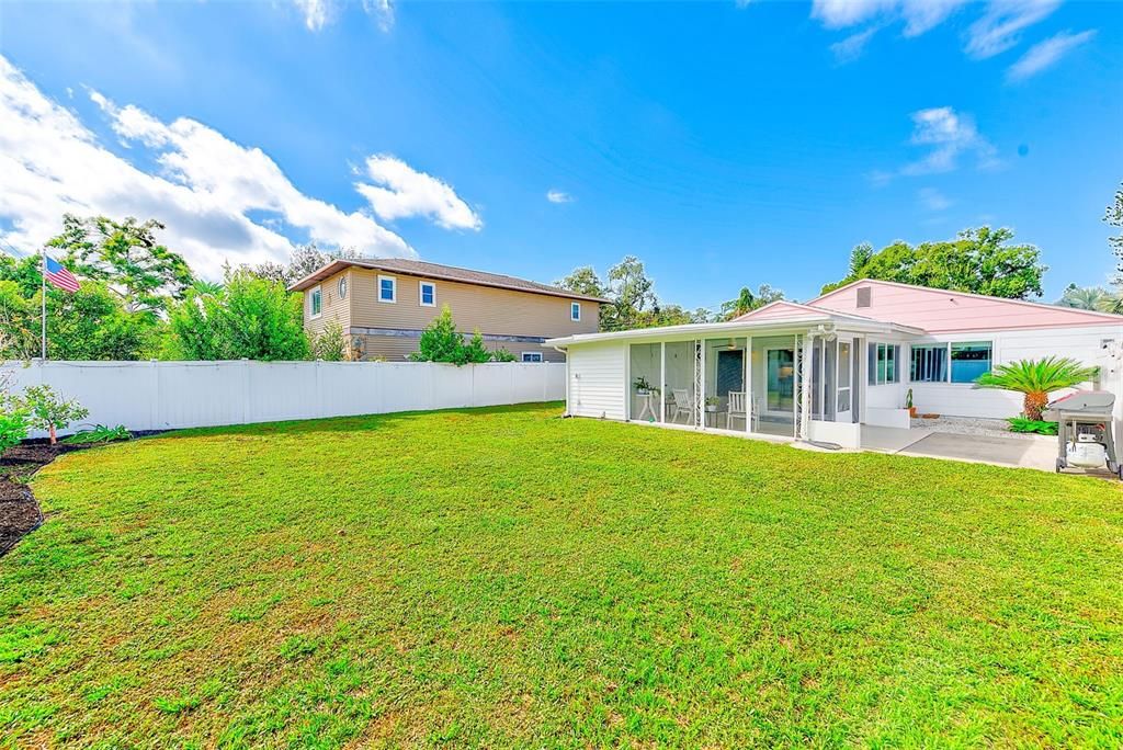 合同活跃: $450,000 (2 贝兹, 3 浴室, 1171 平方英尺)