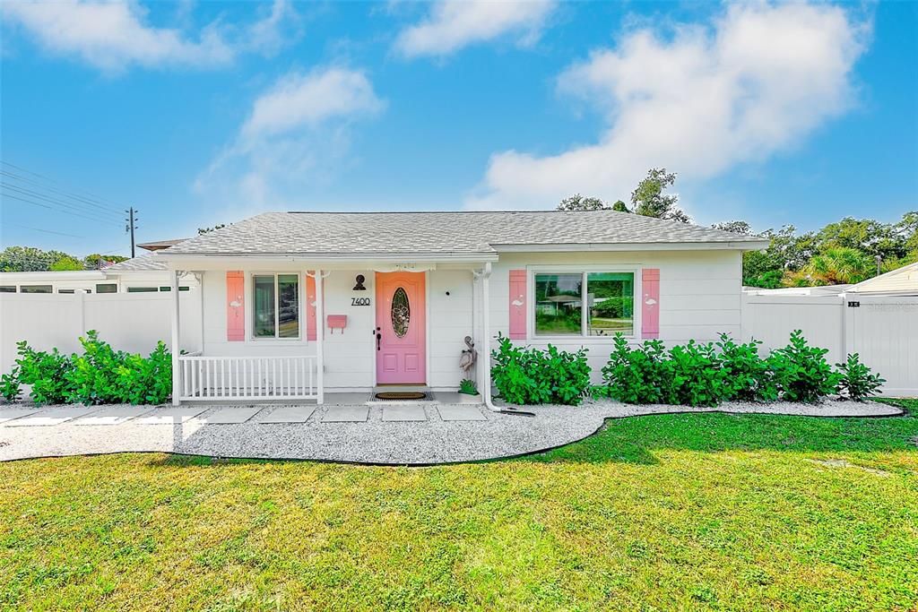 合同活跃: $450,000 (2 贝兹, 3 浴室, 1171 平方英尺)