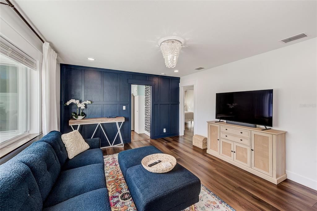 合同活跃: $450,000 (2 贝兹, 3 浴室, 1171 平方英尺)