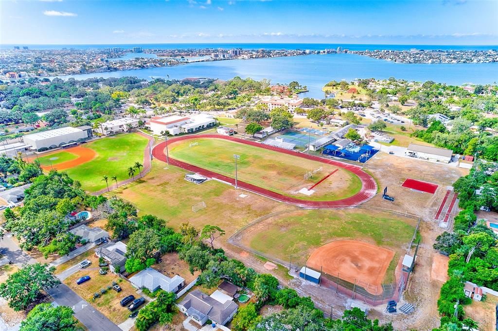 合同活跃: $450,000 (2 贝兹, 3 浴室, 1171 平方英尺)