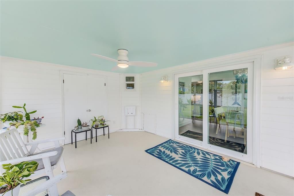 合同活跃: $450,000 (2 贝兹, 3 浴室, 1171 平方英尺)