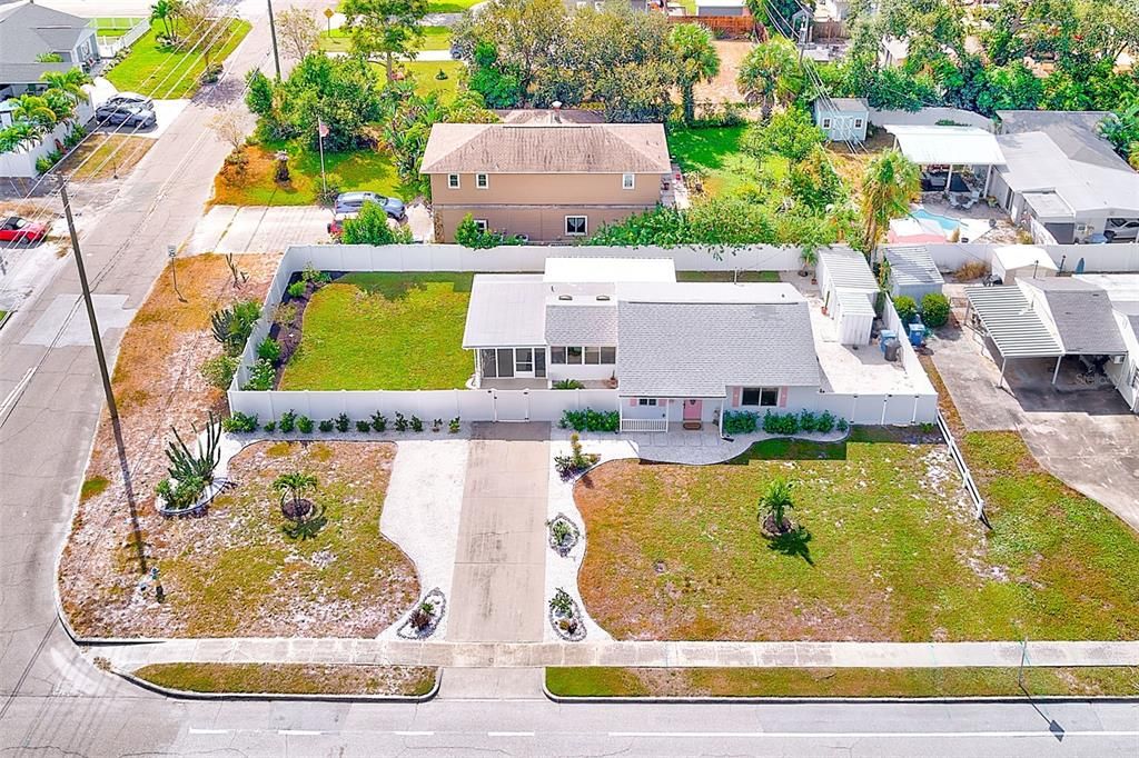 合同活跃: $450,000 (2 贝兹, 3 浴室, 1171 平方英尺)