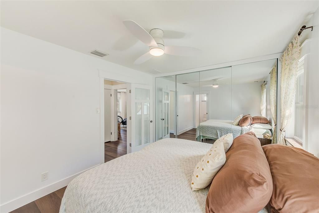 合同活跃: $450,000 (2 贝兹, 3 浴室, 1171 平方英尺)