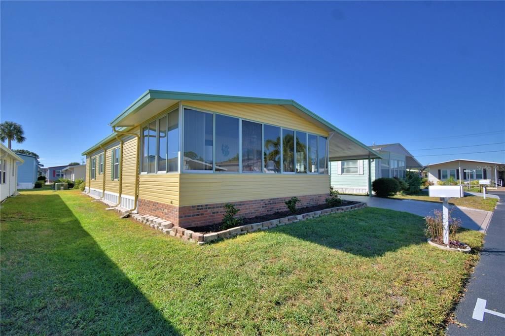 For Sale: $117,000 (2 beds, 2 baths, 1256 Square Feet)