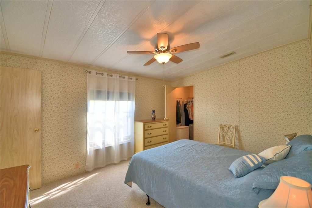 For Sale: $117,000 (2 beds, 2 baths, 1256 Square Feet)