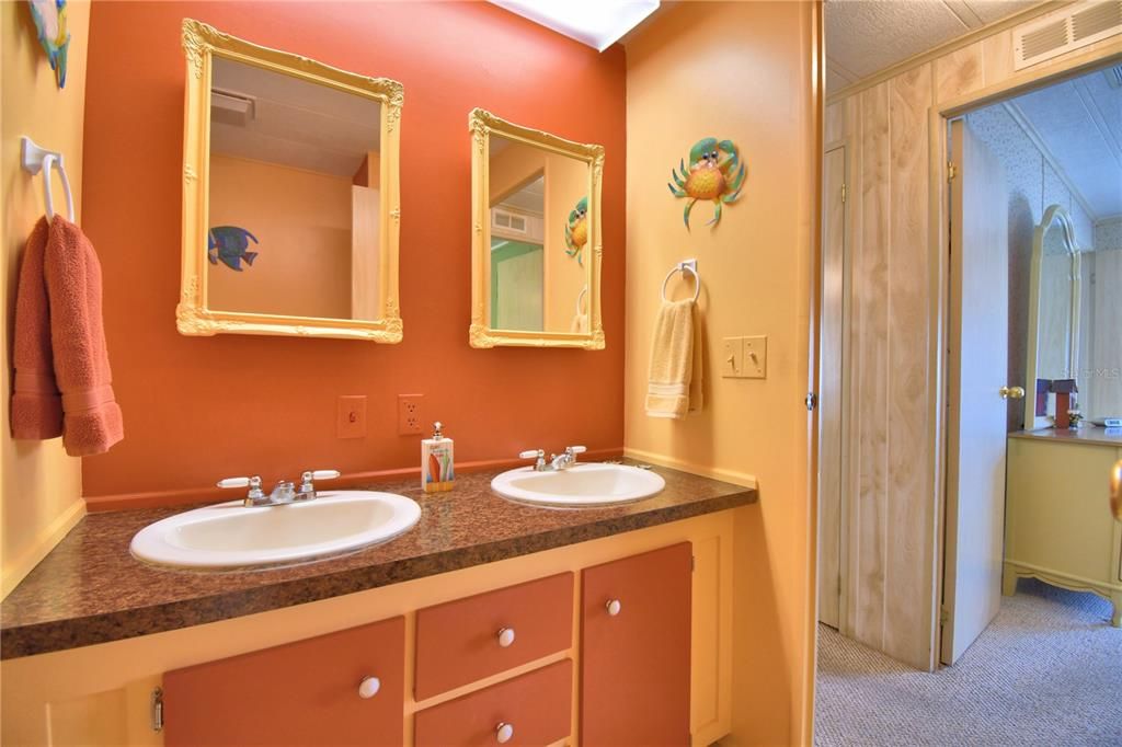 For Sale: $117,000 (2 beds, 2 baths, 1256 Square Feet)