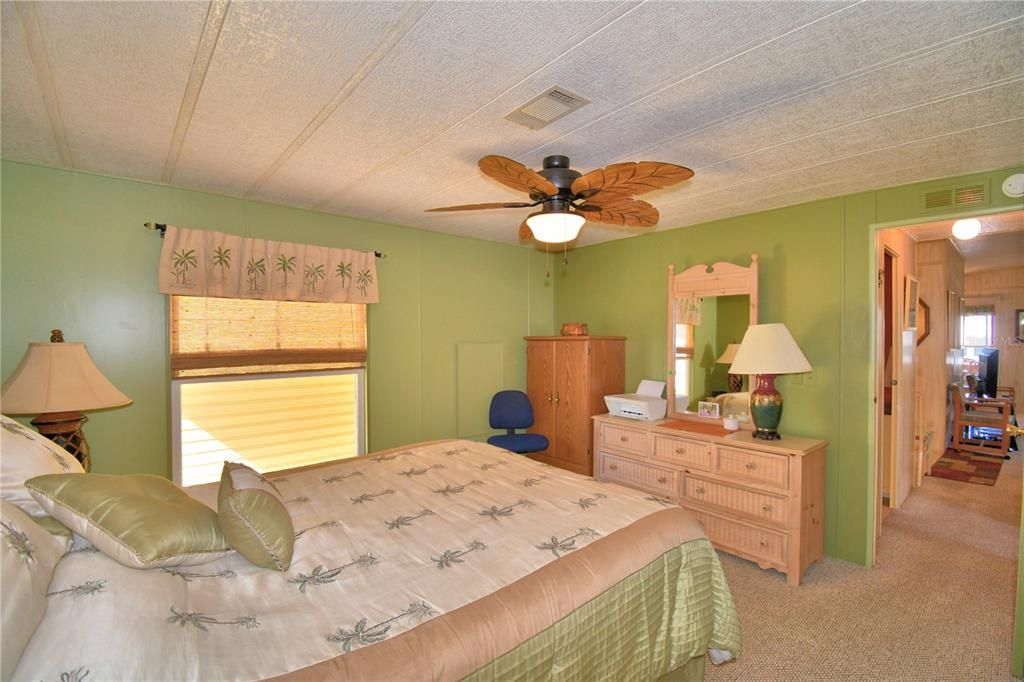 For Sale: $117,000 (2 beds, 2 baths, 1256 Square Feet)