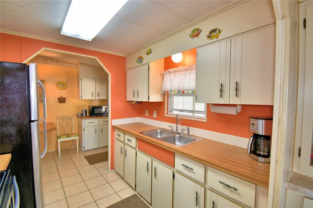 For Sale: $117,000 (2 beds, 2 baths, 1256 Square Feet)