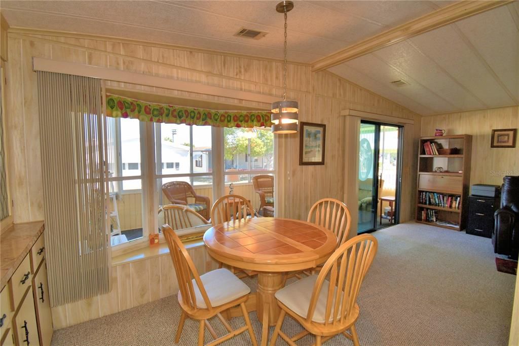 For Sale: $117,000 (2 beds, 2 baths, 1256 Square Feet)