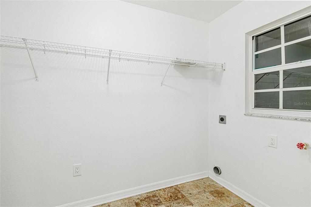 待售: $395,000 (3 贝兹, 3 浴室, 2922 平方英尺)