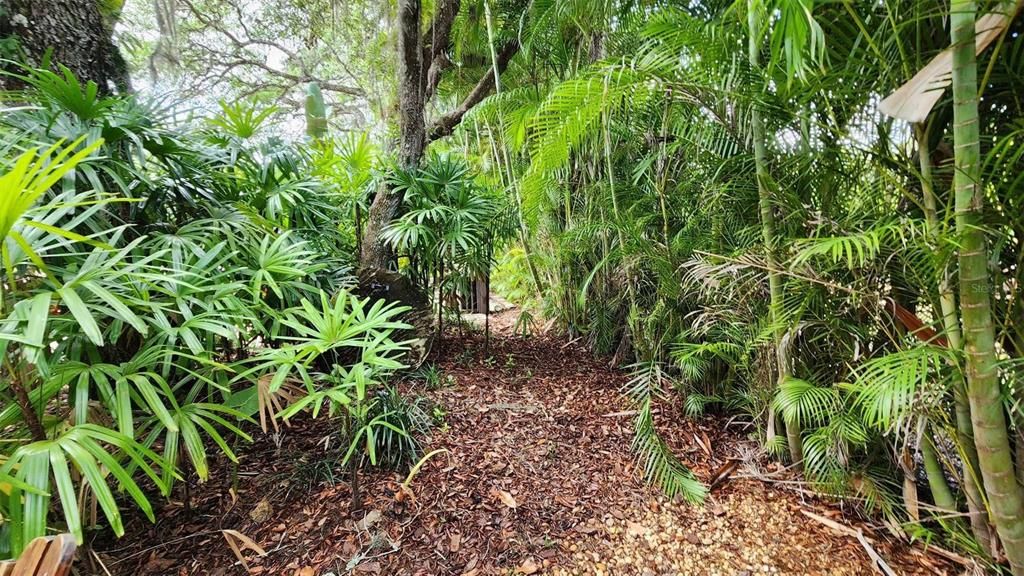 En Venta: $280,000 (0.09 acres)