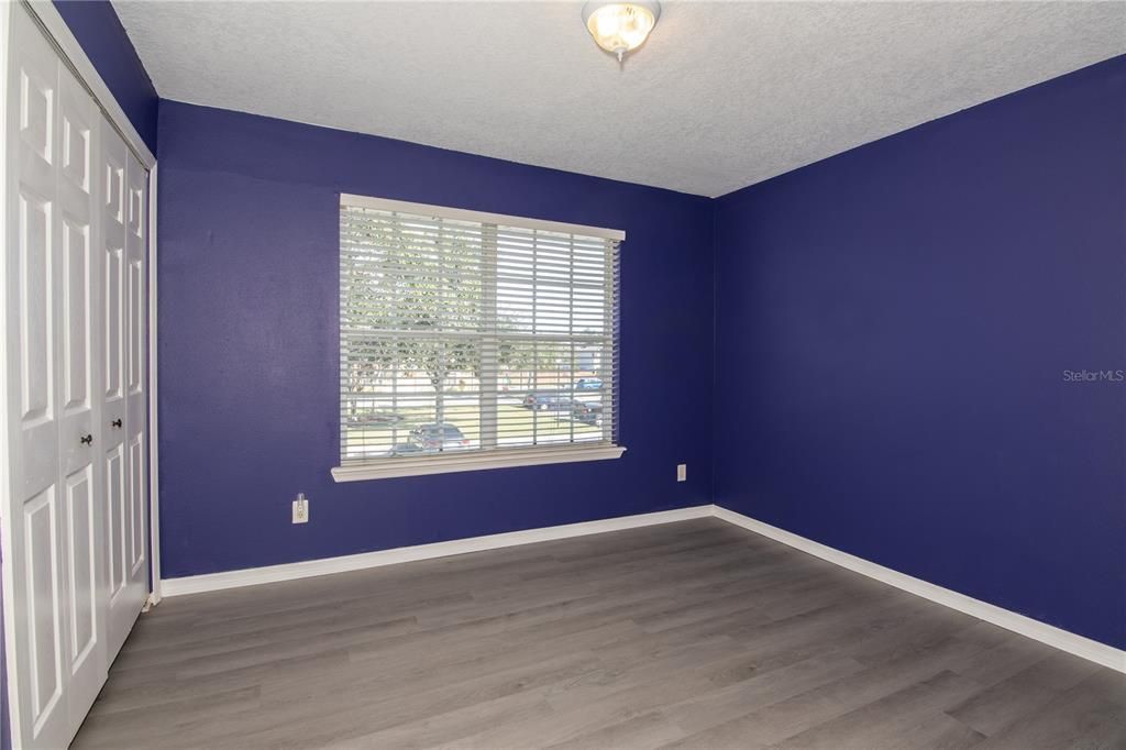 For Sale: $229,900 (2 beds, 1 baths, 960 Square Feet)