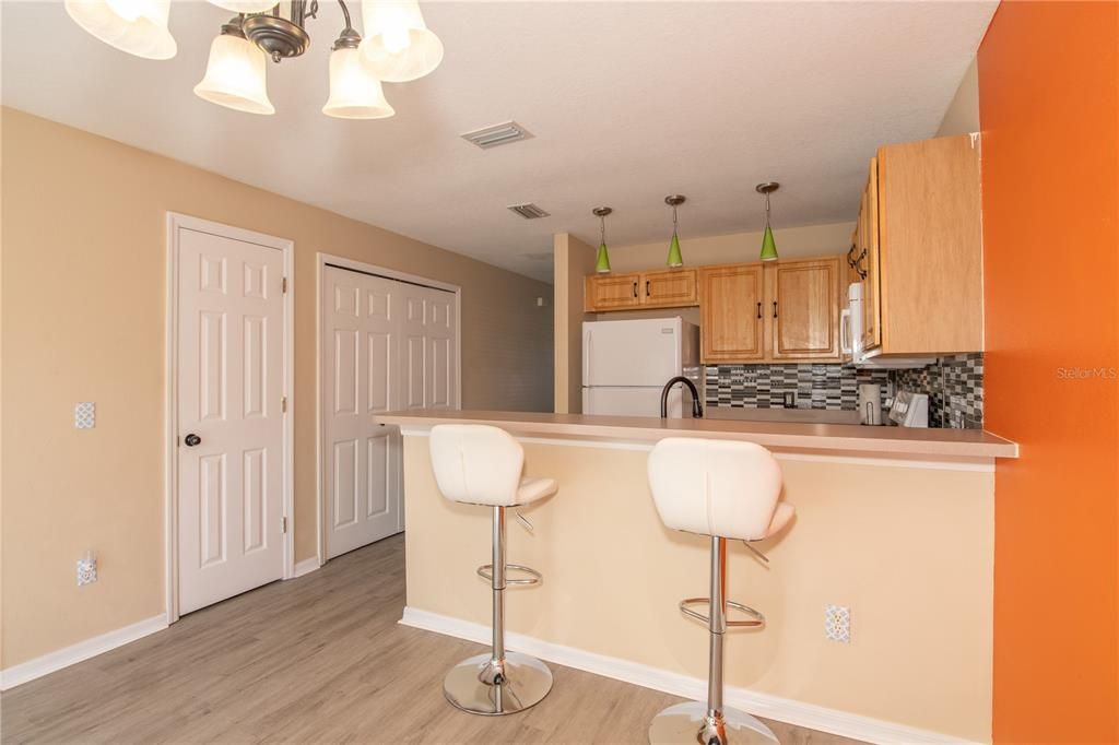 For Sale: $229,900 (2 beds, 1 baths, 960 Square Feet)