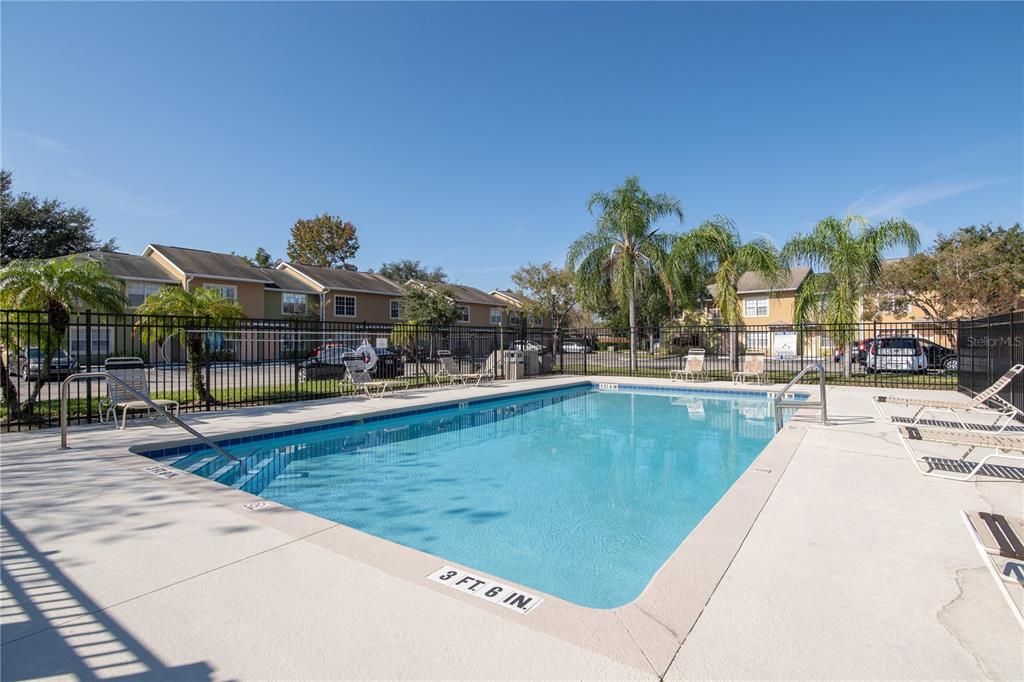 For Sale: $229,900 (2 beds, 1 baths, 960 Square Feet)