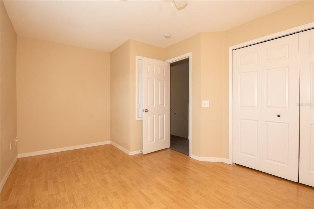 For Sale: $229,900 (2 beds, 1 baths, 960 Square Feet)