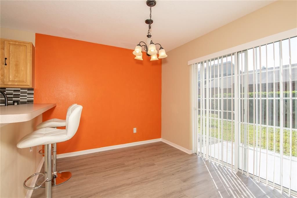 For Sale: $229,900 (2 beds, 1 baths, 960 Square Feet)