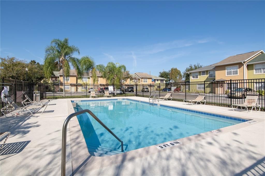 For Sale: $229,900 (2 beds, 1 baths, 960 Square Feet)