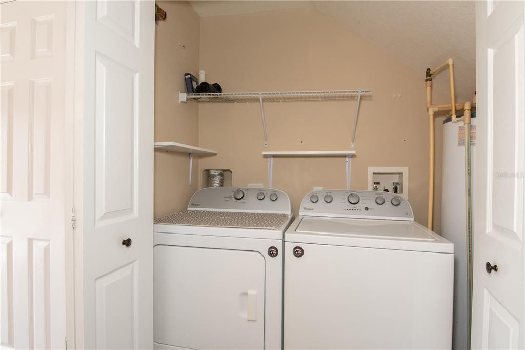 For Sale: $229,900 (2 beds, 1 baths, 960 Square Feet)