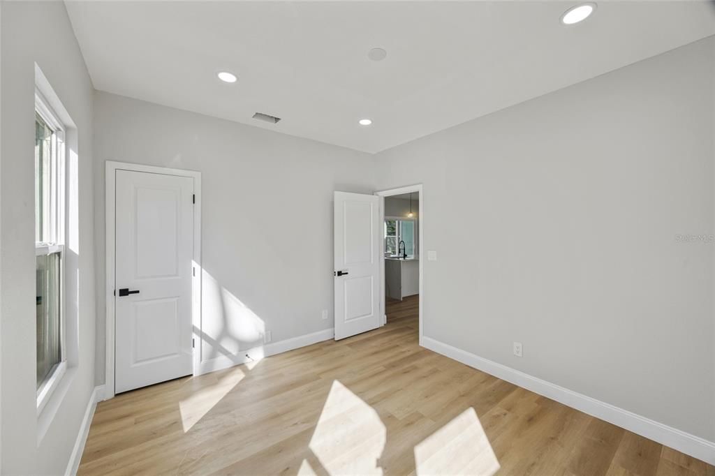 For Sale: $399,000 (3 beds, 2 baths, 1026 Square Feet)