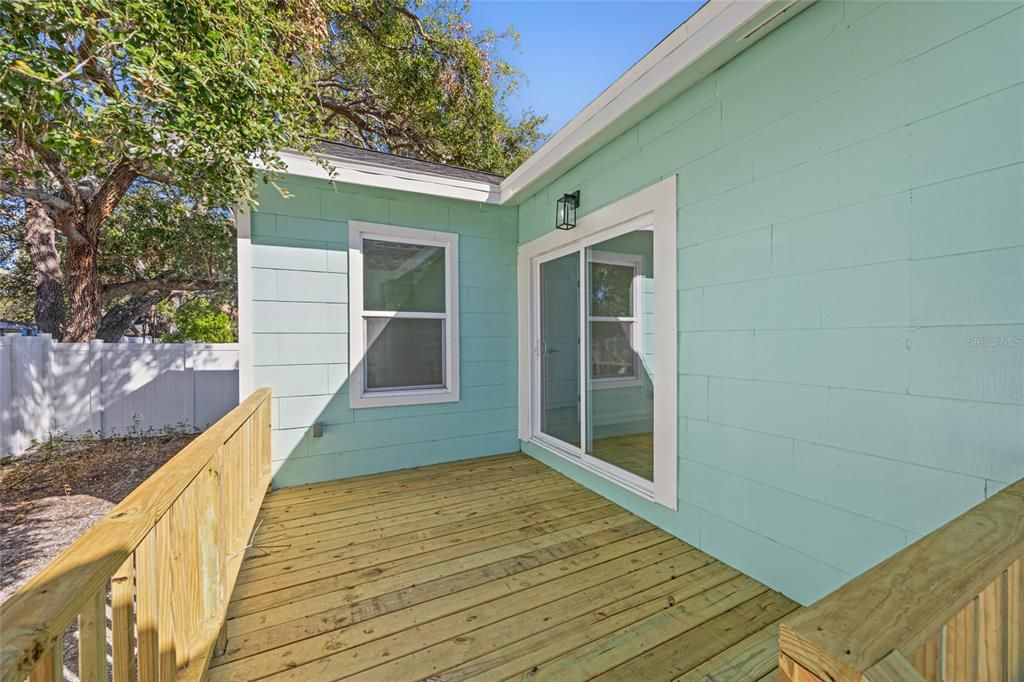 For Sale: $399,000 (3 beds, 2 baths, 1026 Square Feet)