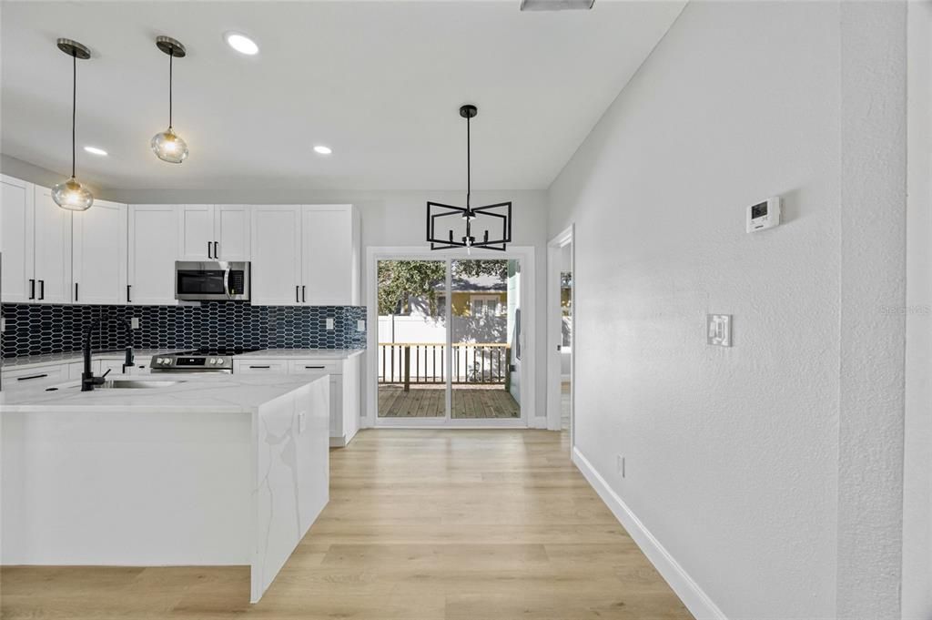 For Sale: $399,000 (3 beds, 2 baths, 1026 Square Feet)