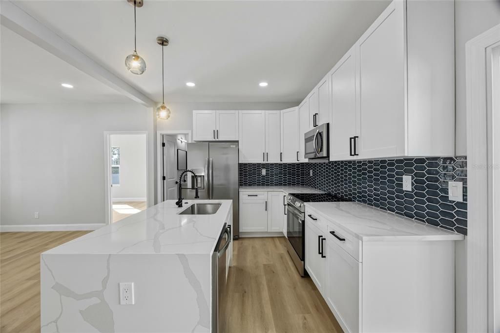 For Sale: $399,000 (3 beds, 2 baths, 1026 Square Feet)