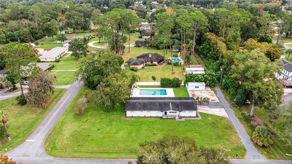 合同活跃: $370,000 (4 贝兹, 2 浴室, 2035 平方英尺)