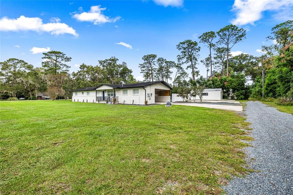 合同活跃: $370,000 (4 贝兹, 2 浴室, 2035 平方英尺)