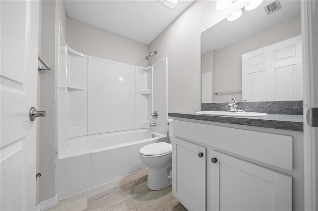 For Sale: $225,000 (3 beds, 2 baths, 1184 Square Feet)