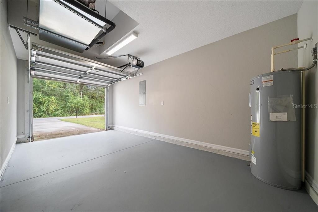 For Sale: $225,000 (3 beds, 2 baths, 1184 Square Feet)