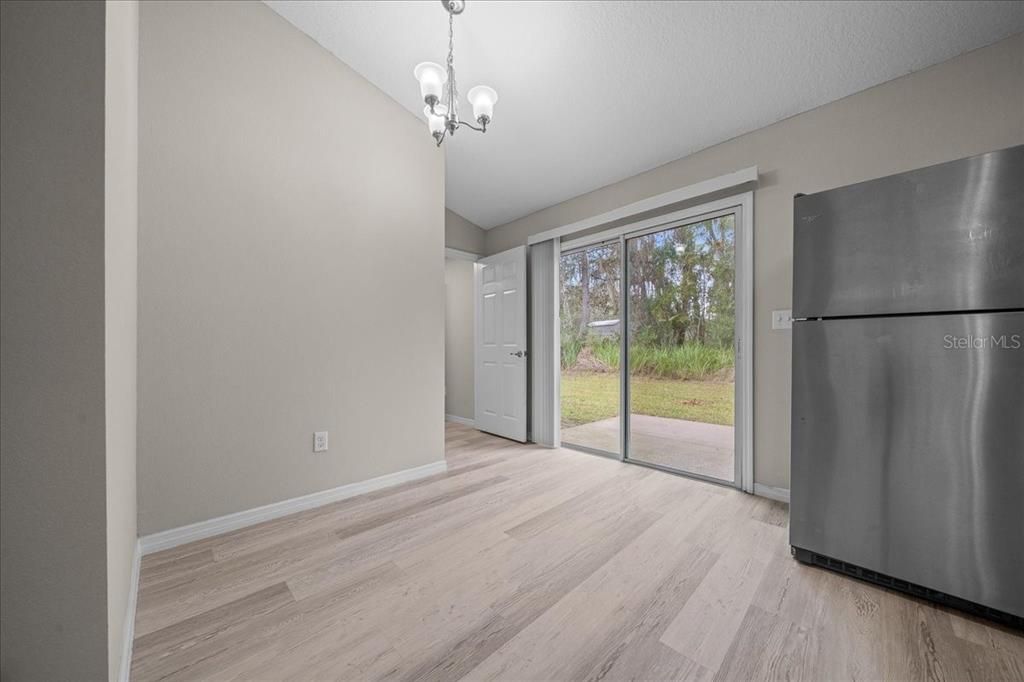 For Sale: $225,000 (3 beds, 2 baths, 1184 Square Feet)