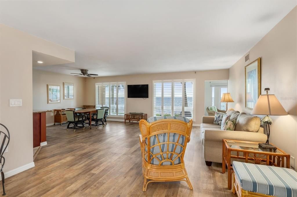 Active With Contract: $325,000 (2 beds, 2 baths, 1751 Square Feet)