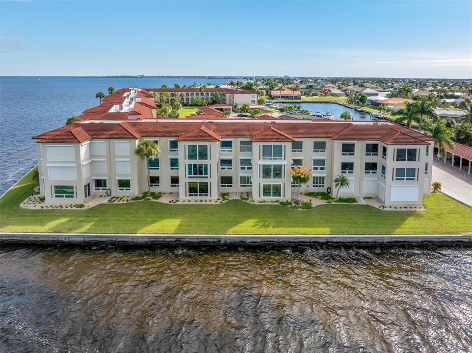 Active With Contract: $325,000 (2 beds, 2 baths, 1751 Square Feet)