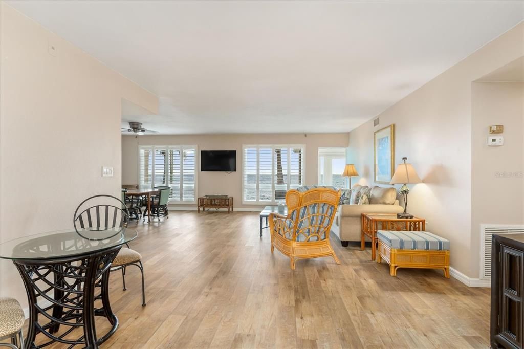 Active With Contract: $325,000 (2 beds, 2 baths, 1751 Square Feet)