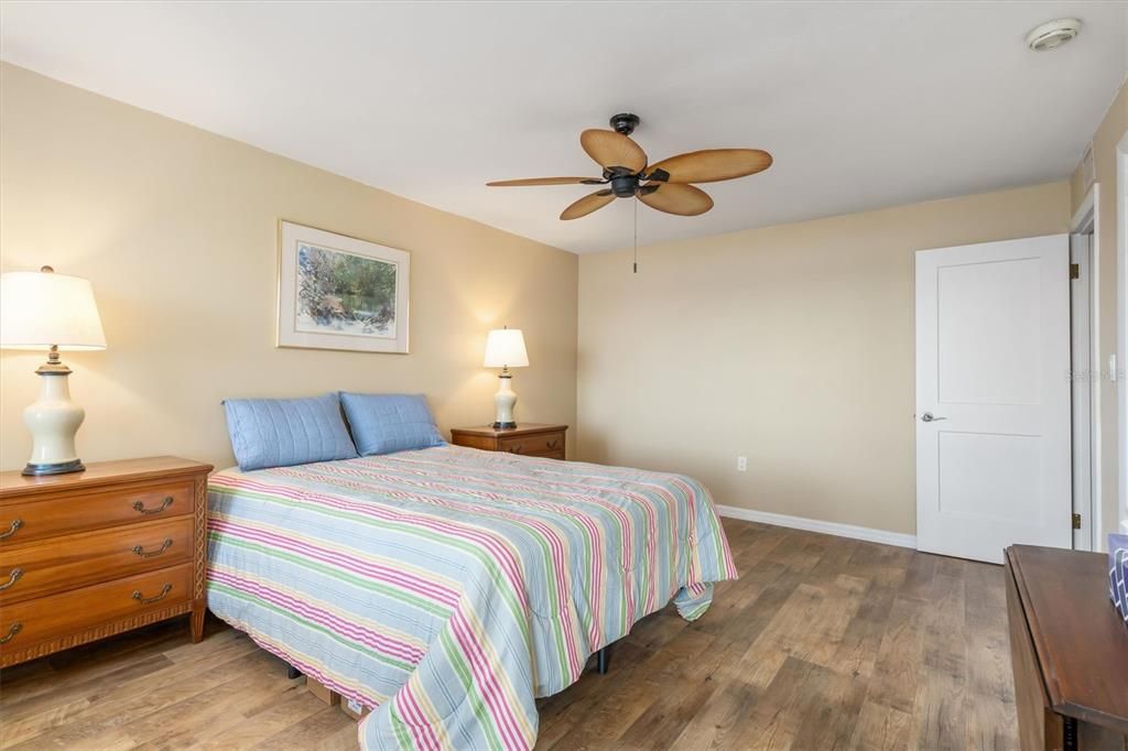 Active With Contract: $325,000 (2 beds, 2 baths, 1751 Square Feet)