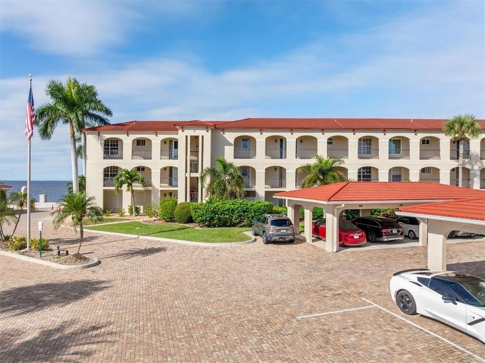 Active With Contract: $325,000 (2 beds, 2 baths, 1751 Square Feet)