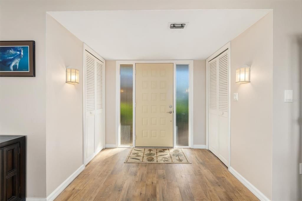 Active With Contract: $325,000 (2 beds, 2 baths, 1751 Square Feet)