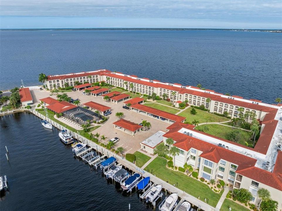 Active With Contract: $325,000 (2 beds, 2 baths, 1751 Square Feet)